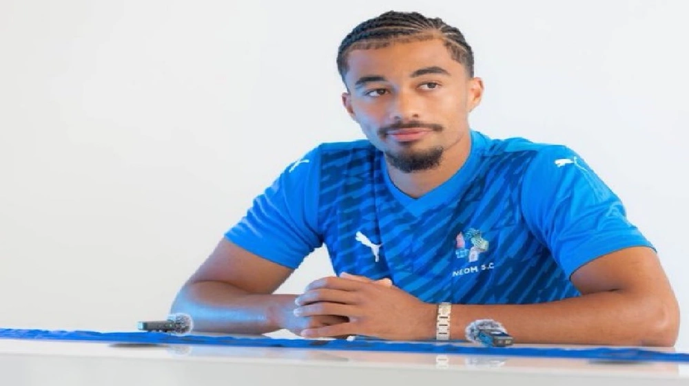 تراكم البطاقات يبعد ناثان زيزي عن مواجهة الهلال