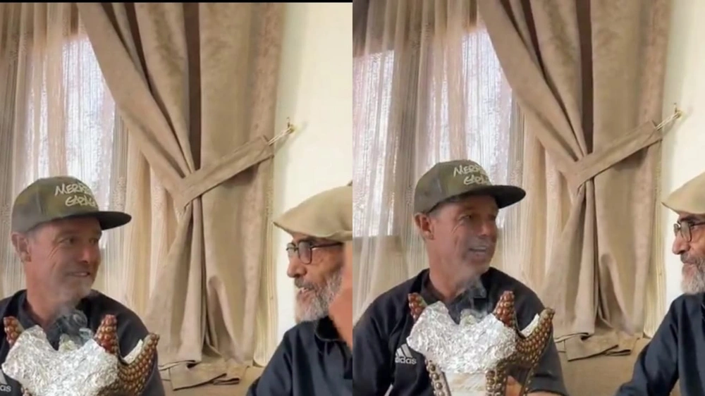عائلة سعودية تجسد الكرم  باستضافة سائح أجنبي بعد تعطل سيارته.. فيديو