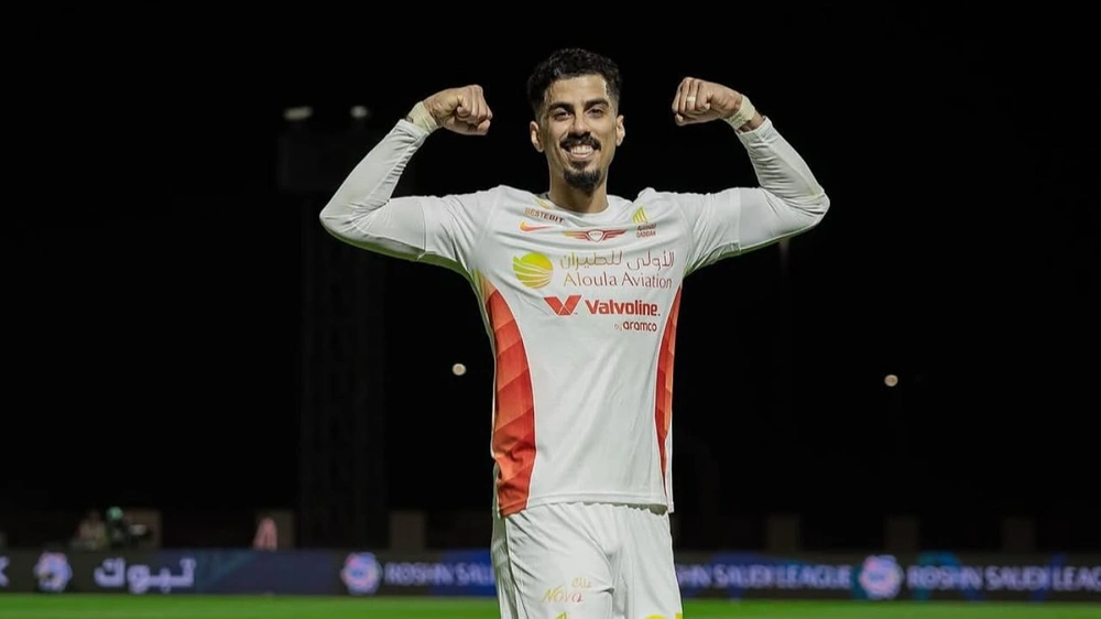 الاتحاد يسعى لتدعيم دفاعه بلاعب القادسية قاسم لاجامي