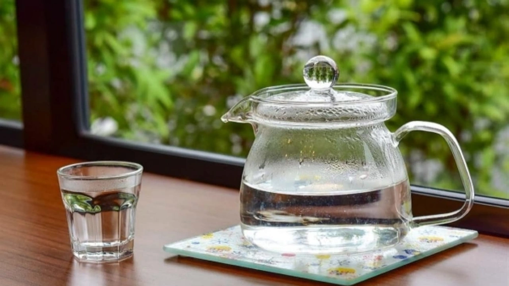 الماء الدافئ : سر بسيط لتعزيز الهضم وتهدئة الجسم وتحسين المزاج