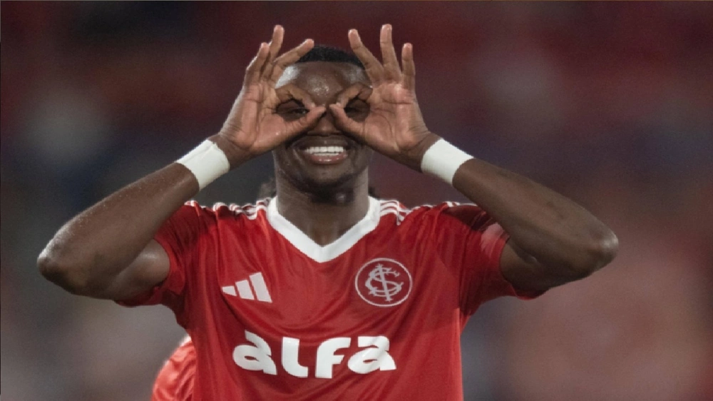 ماتياس يودع فريقه السابق بعد انضمامه إلى الأهلي