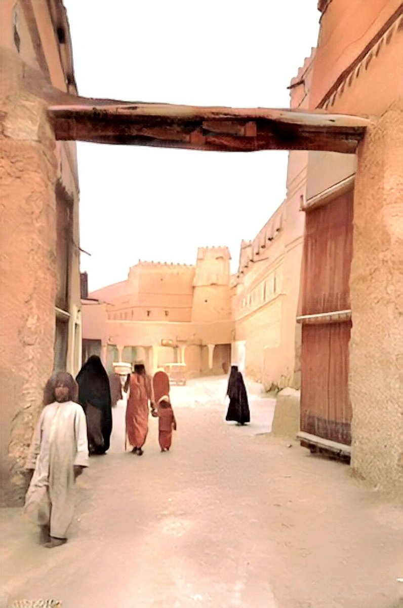 الدروازة الشرقية نهاية الخمسينات الهجرية