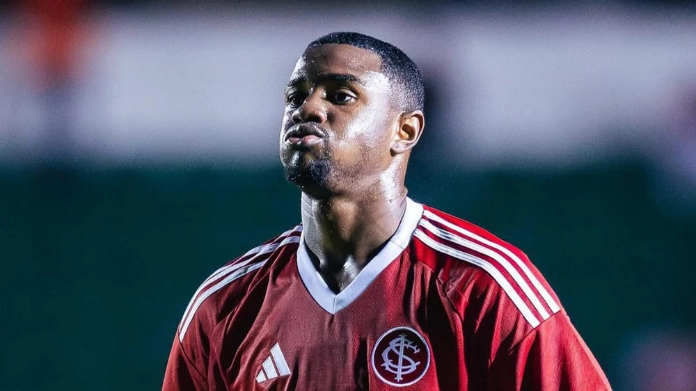 ريكاردو ماتياس يصل جدة تمهيدًا لتوقيع العقد مع الأهلي