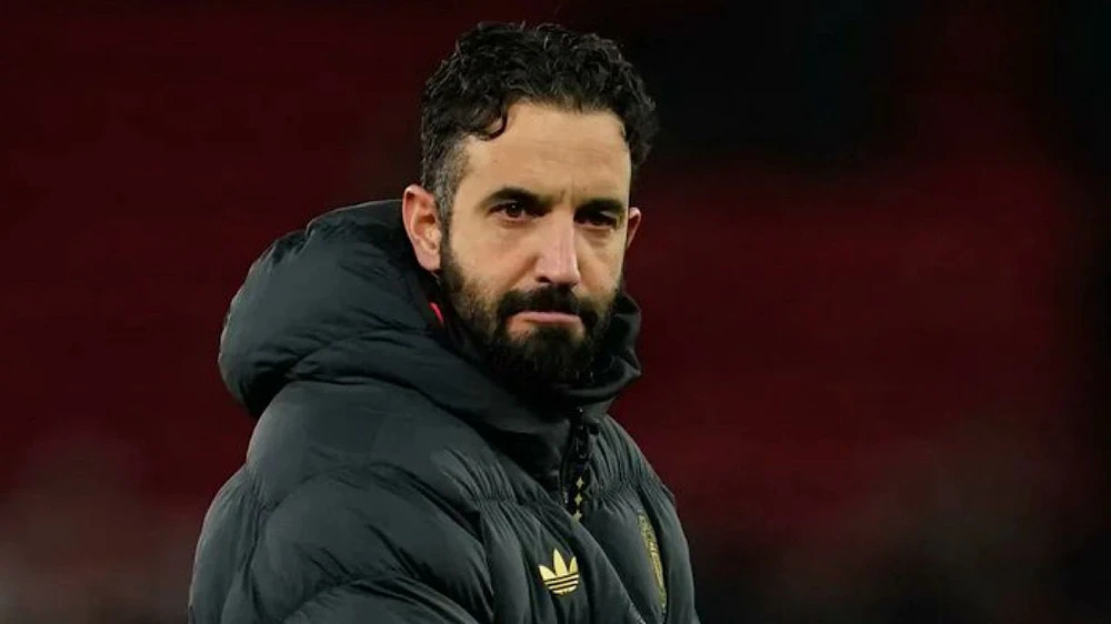 أموريم يثير الغموض في مانشستر يونايتد