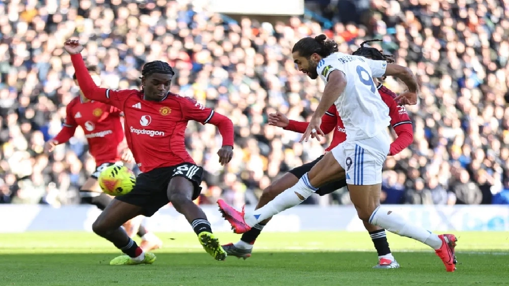 تعادل مثير ينهي مواجهة مانشستر يونايتد وليدز