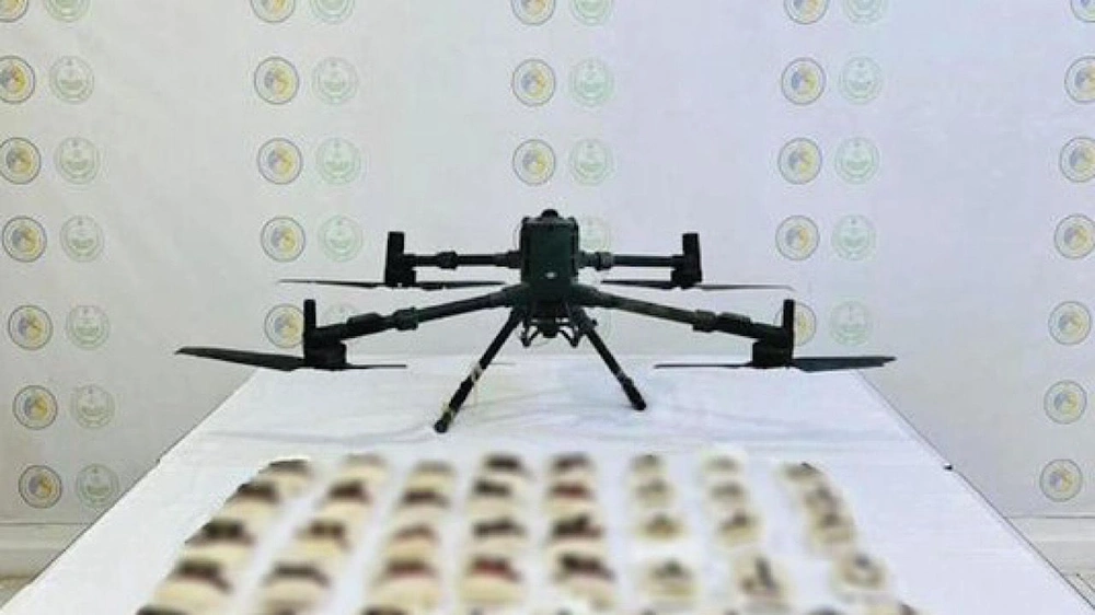 إحباط تهريب41 ألف قرص مخدر بتبوك باستخدام الدرون.. فيديو