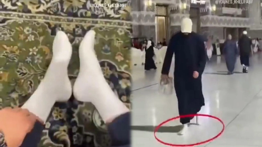 معتمر يعبر عن انبهاره بعد اختبار نظافة المسجد الحرام بجوارب بيضاء ..فيديو