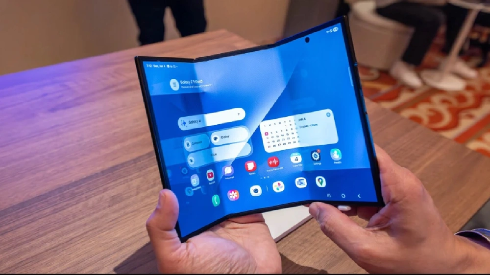 سامسونج تكشف عن هاتفها الثلاثي الطي Galaxy Z TriFold
