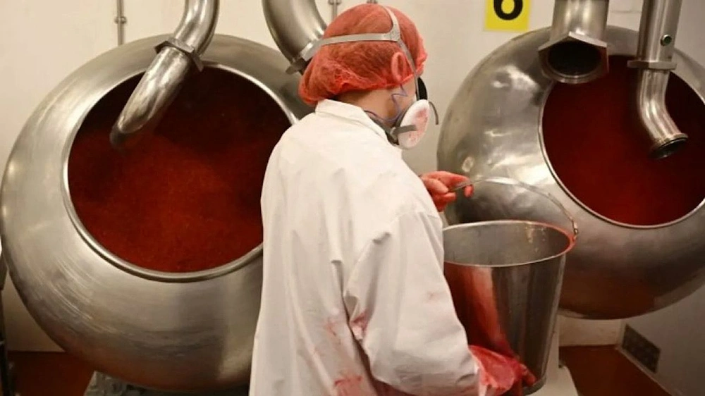 مصرع سيدة إثر سقوطها داخل عجانة طحين في مصنع حلويات