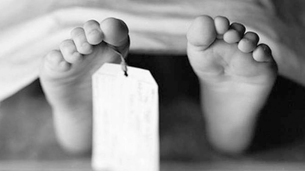 عراقي يعذب طفلته حتى الموت بسبب خلاف عائلي