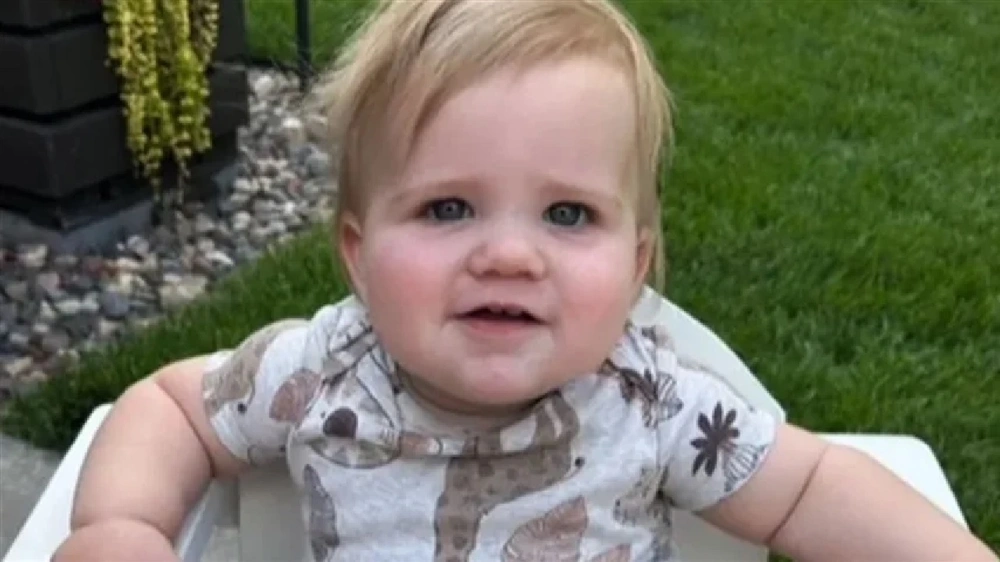 عاملة حضانة تخنق رضيعاً وتتسبب بوفاته