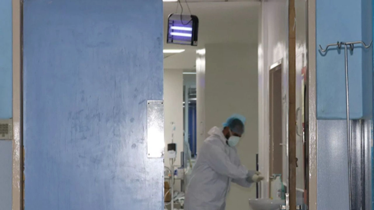 أسرة مريض تحاول تبصيمه على بيع ممتلكاته في غيبوبته