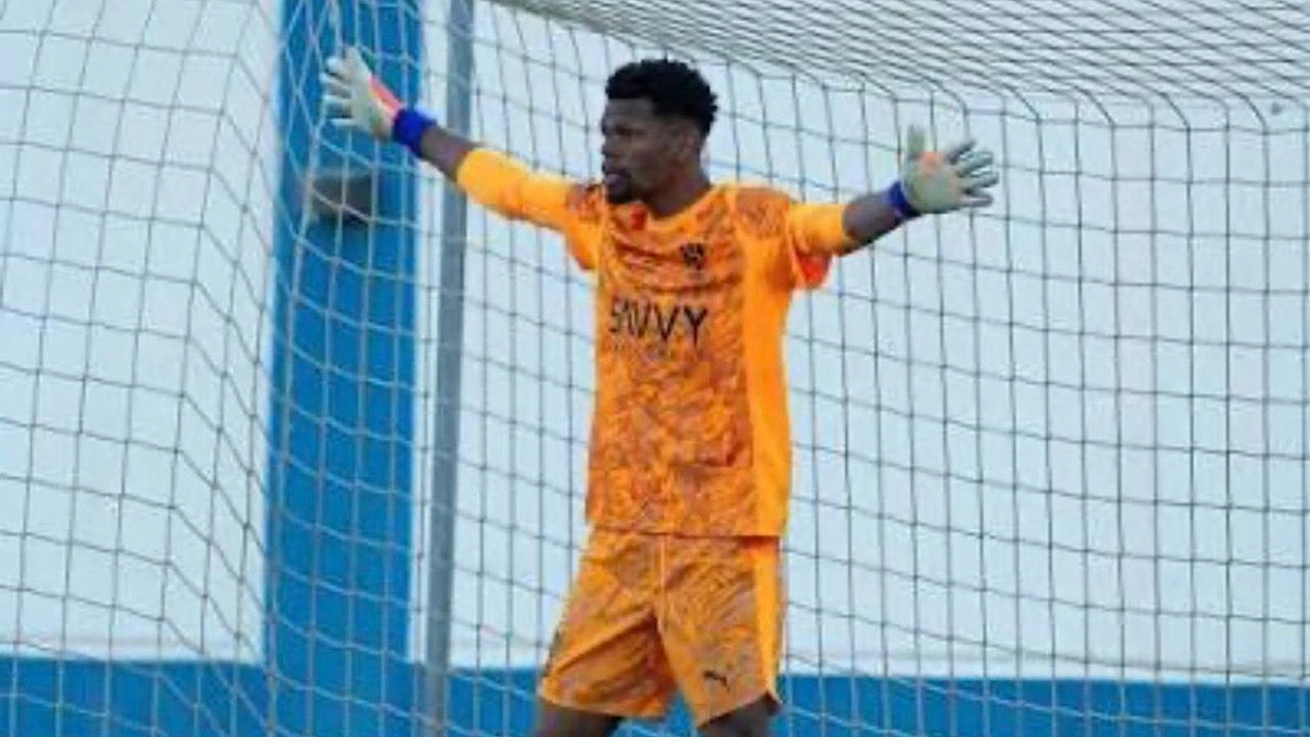 الجماز ينتقد حارس الهلال عقب التعادل أمام الرياض