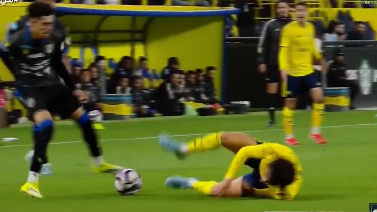 نواف شكر الله :قرار موفّق من حكم المباراة بإنذار متعب المفرّج شفويًّا..فيديو