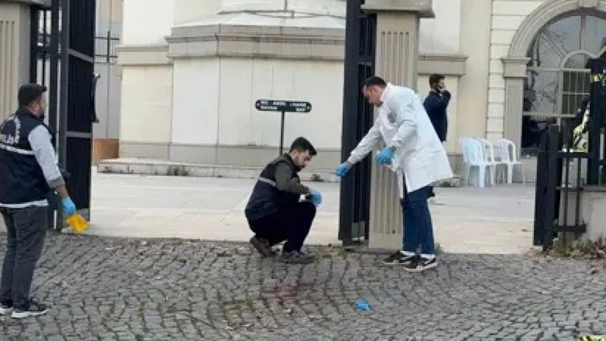 رجل يقتل شقيقه خلال جنازة والدته بسبب خلاف على الميراث