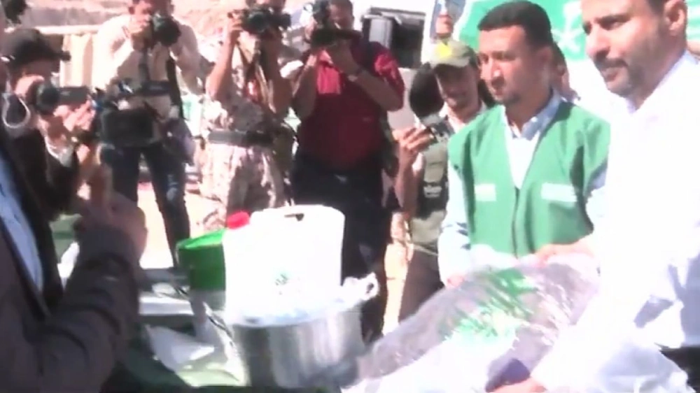 قافلة مركز الملك سلمان للإغاثة تصل حضرموت بـ26 شاحنة مساعدات إنسانية.. فيديو