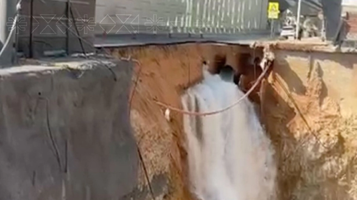 مركز مشاريع البنية التحتية: أعمال حفر سبب الانهيار الجزئي لأحد الشوارع بالرياض