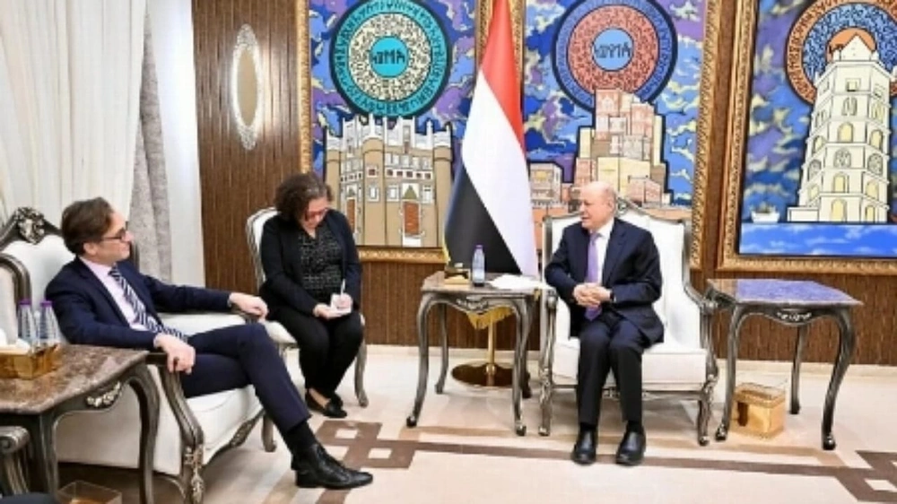 العليمي: المملكة دافعت عن الشرعية الدولية ودعمت مسارات السلام في اليمن