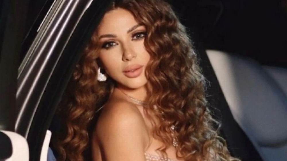 ميريام فارس تخطف الأنظار بإطلالة أنيقة وتشعل أجواء حفل زفاف فاخر