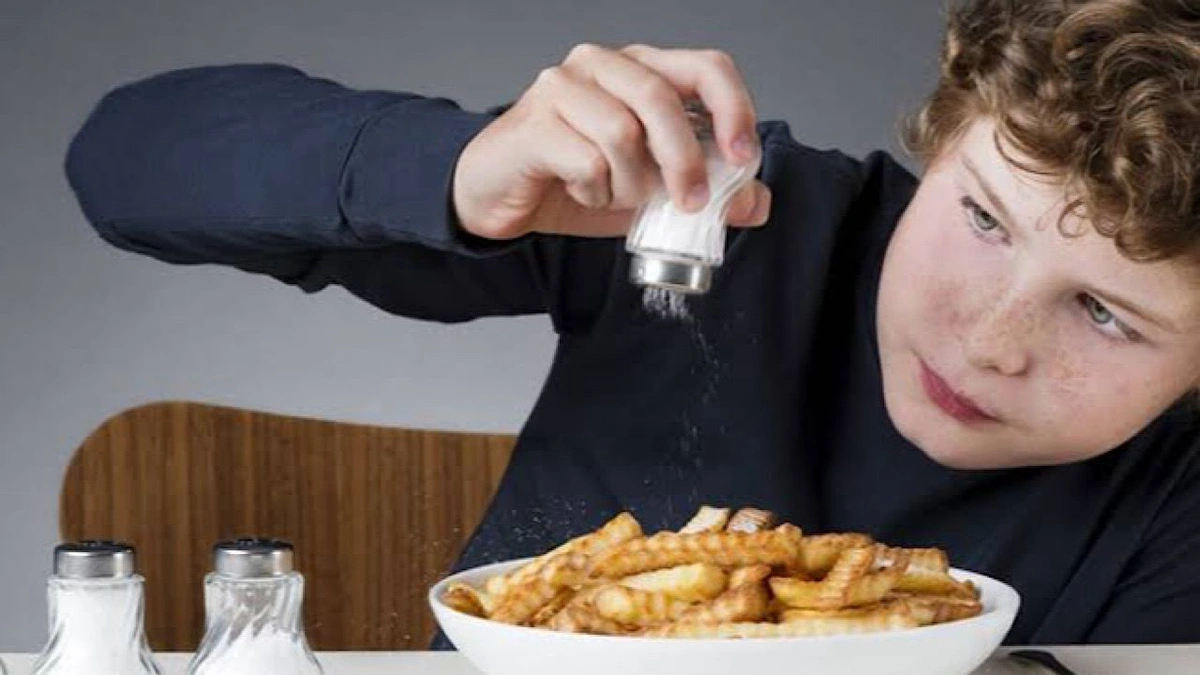 خالد النمر: تقليل الملح يحمي القلب والدماغ