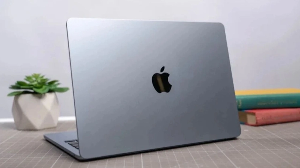 آبل تستعد لعام صعب: آيفون فولد ونظارات ذكية و5 منتجات جديدة في 2026.. فيديو