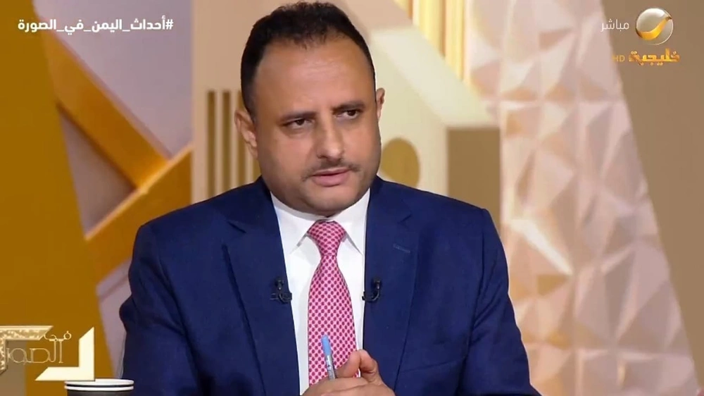 تفاصيل محاولة الاعتداء على الرئيس اليمني وفعل بطولي لضابط سعودي ينقذه .. فيديو