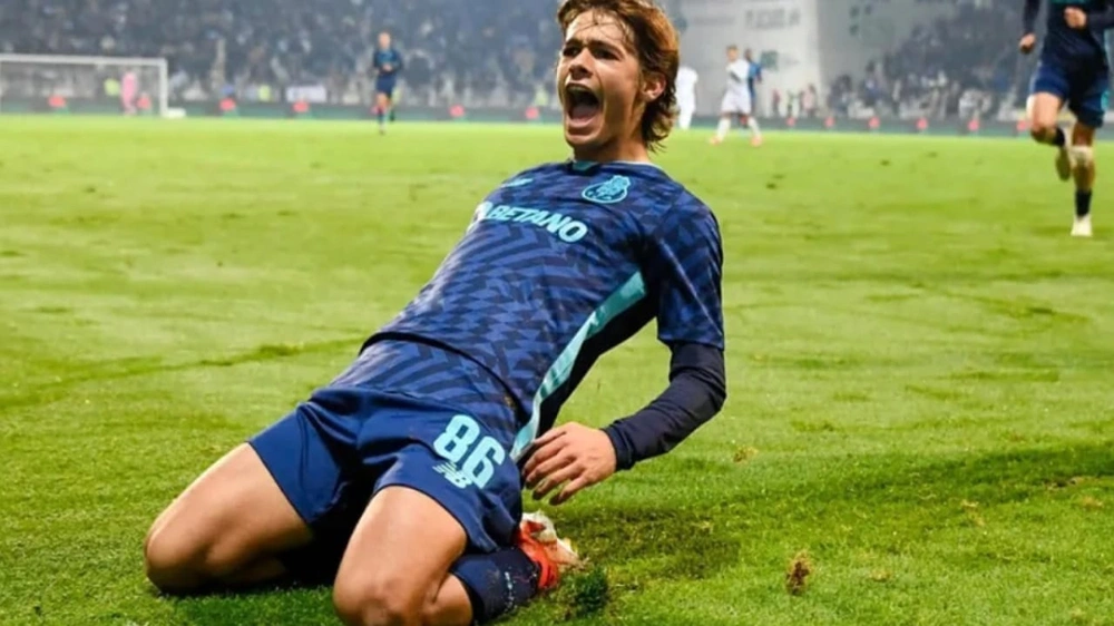 موهبة بورتو يوضح كواليس تعثر صفقة انتقاله للاتحاد