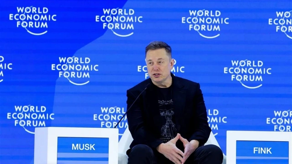 ماسك يطلق سخرية لاذعة تجاه ترامب في دافوس .. فيديو
