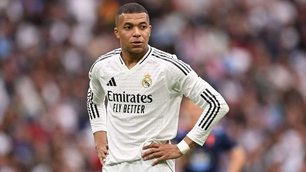 مبابي خارج قائمة ريال مدريد المشاركة في السوبر الإسباني بجدة