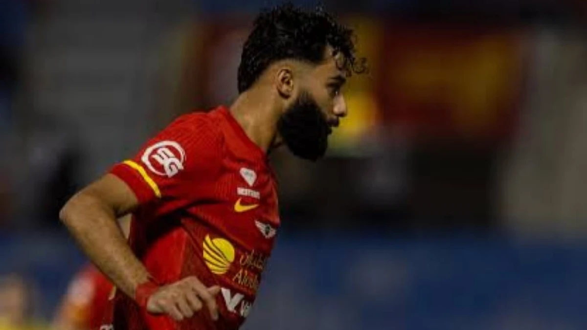 أبو الشامات يبتسم عند ذكر الهلال: الله ييسر الأمور .. فيديو