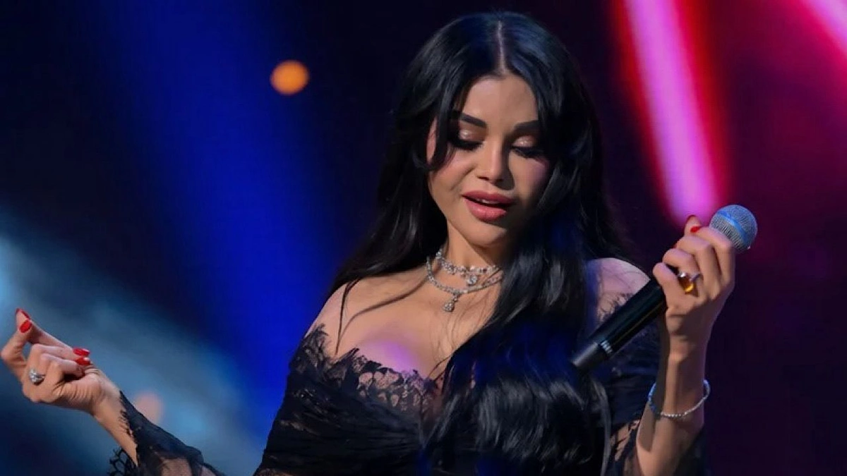 هيفاء وهبي تغازل الجمهور باللهجة الجنوبية خلال حفلها بالرياض .. فيديو