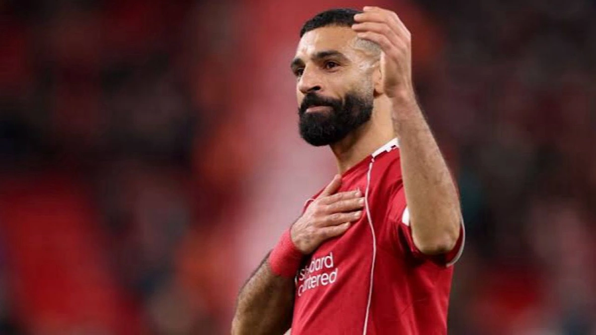 جماهير ليفربول تشن الهجوم على محمد صلاح : حان الآن السفر إلى المملكة.. فيديو