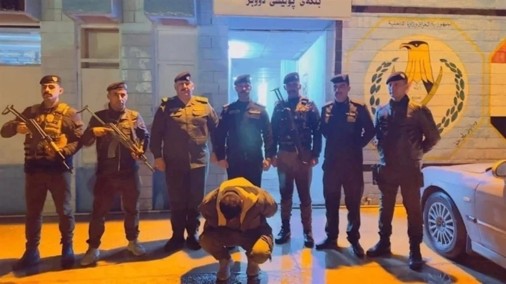 خروف يتسبب في القبض على صاحبه بتهمة إهانة العلم العراقي.. فيديو