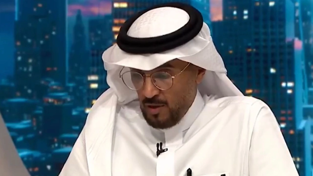 محامٍ يوضح متى يصبح محتوى المشاهير على السوشال ميديا مخالفًا للذوق العام  .. فيديو