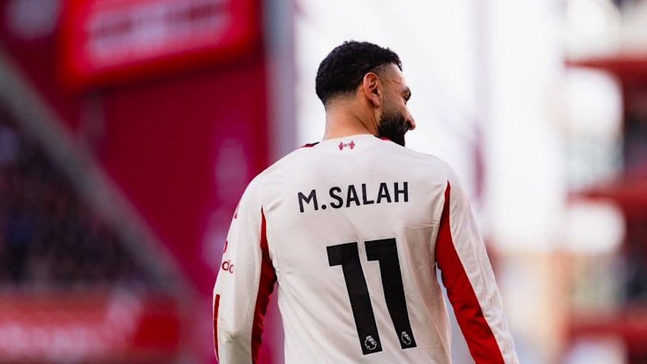 محمد صلاح يثير الجدل مجدداً حول مستقبله مع ليفربول حتى 2027
