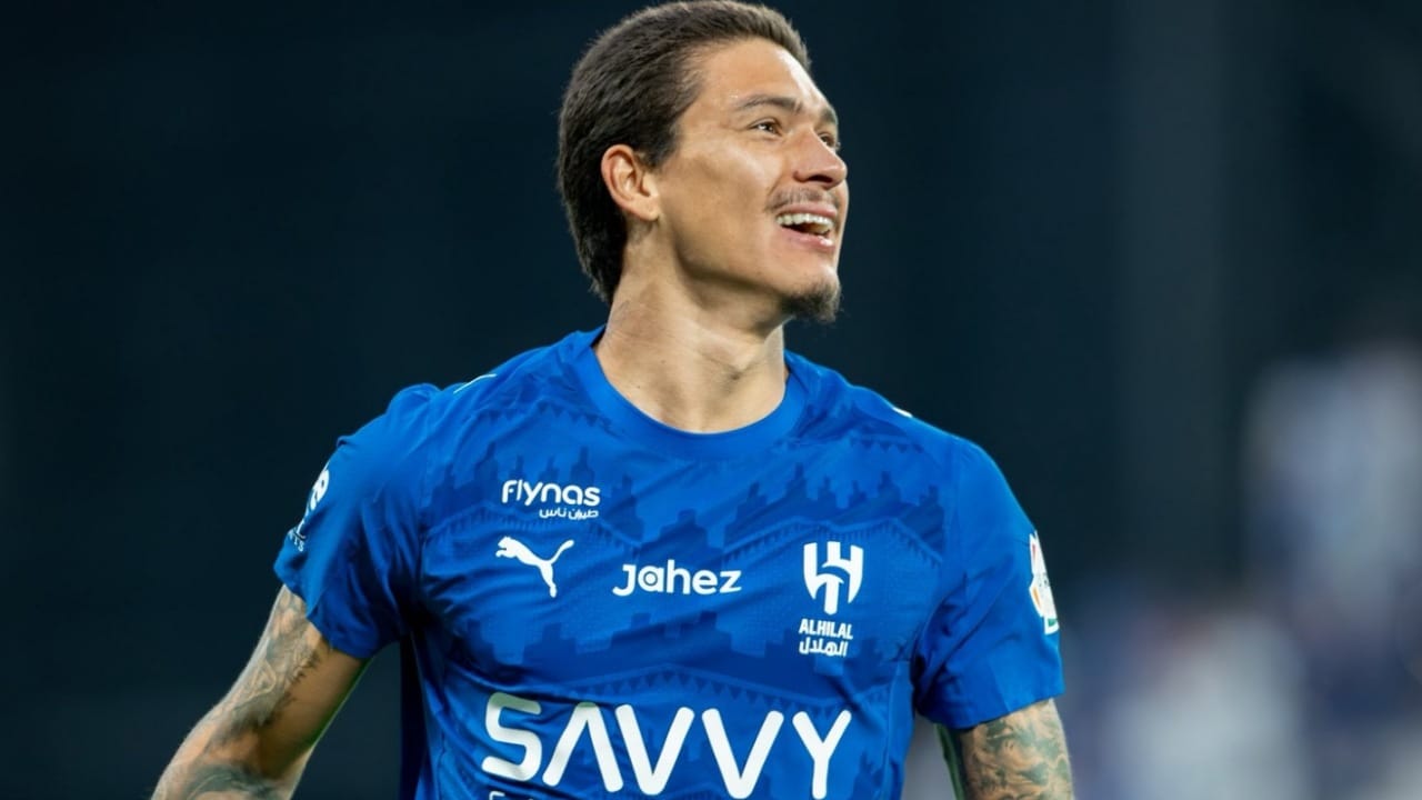 آخر تطورات مفاوضات بينيارول مع نجم الهلال نونيز