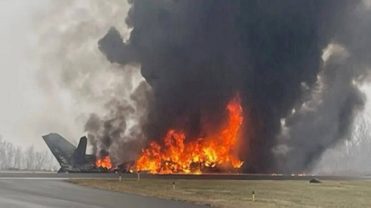 تحطّم طائرة شحن بعد إقلاعها في بوليفيا ومقتل 15 شخصًا على الأقل.. فيديو