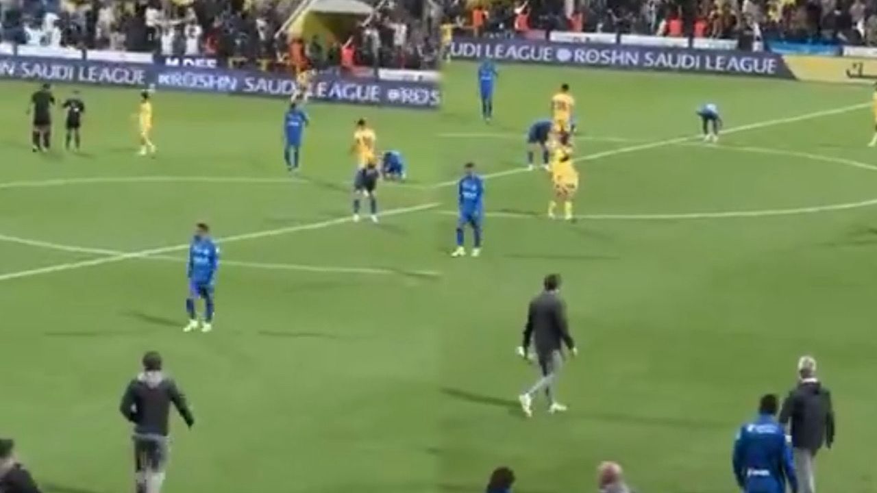 حسرة لاعبي الهلال عقب التعثر أمام التعاون.. فيديو