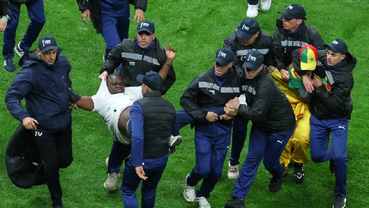 تظاهرات بداكار احتجاجاً على سجن 18 مشجعاً سنغالياً بالمغرب