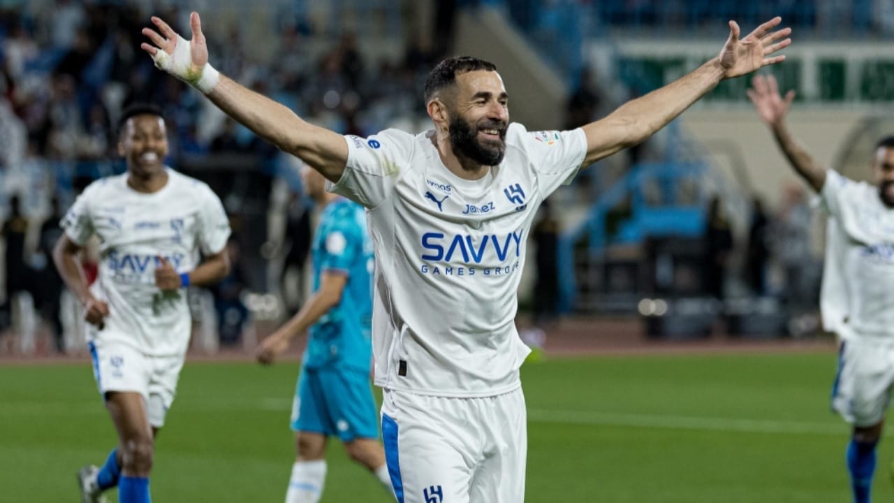 الهلال يفقد بنزيما 3 مباريات بسبب الإصابة