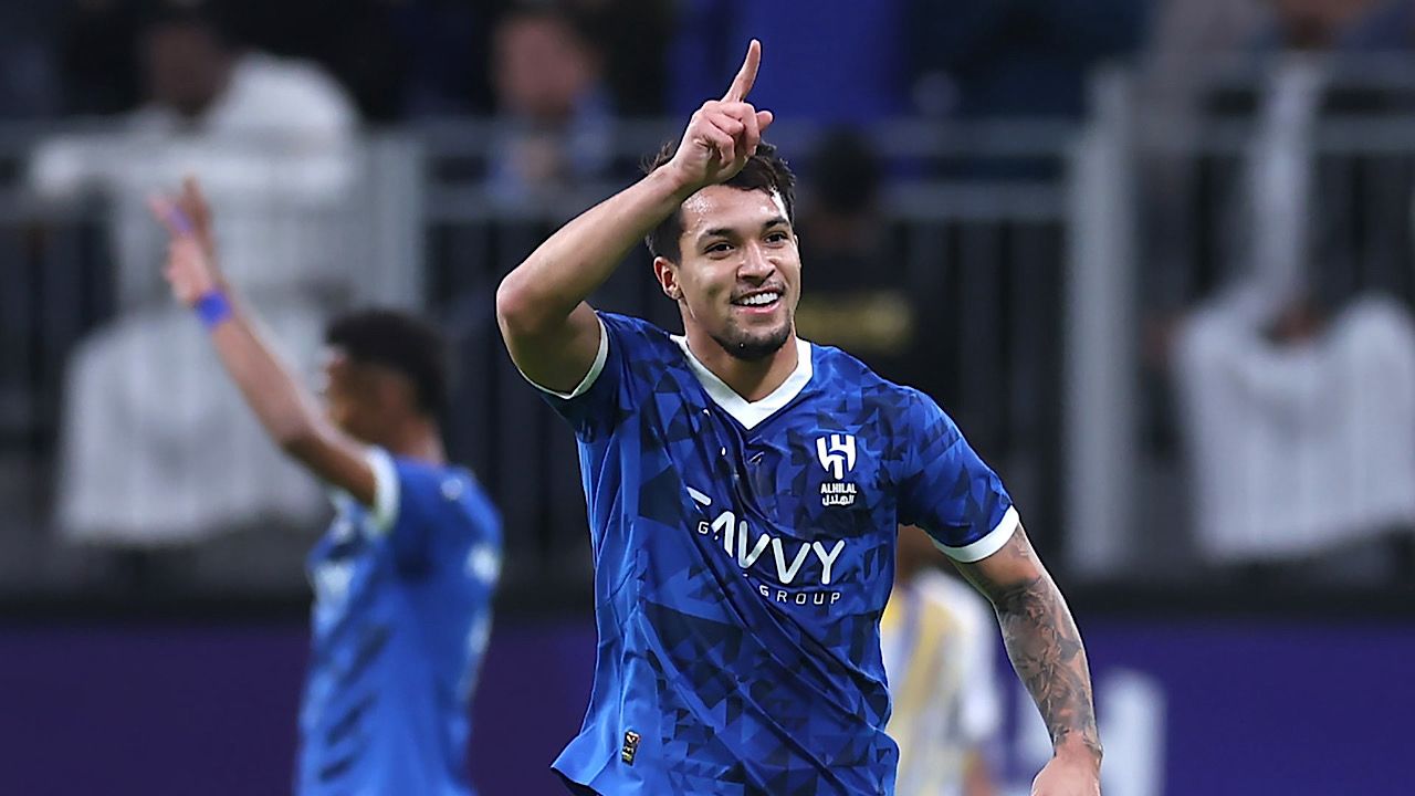 ماركوس ليوناردو يشارك في تدريبات الهلال الجماعية.. فيديو