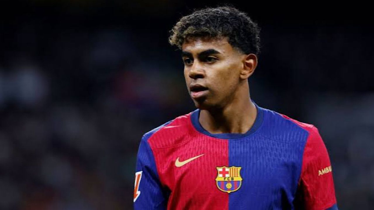 لابورتا يكشف سر بقاء لامين جمال مع برشلونة ورفض عرض خيالي