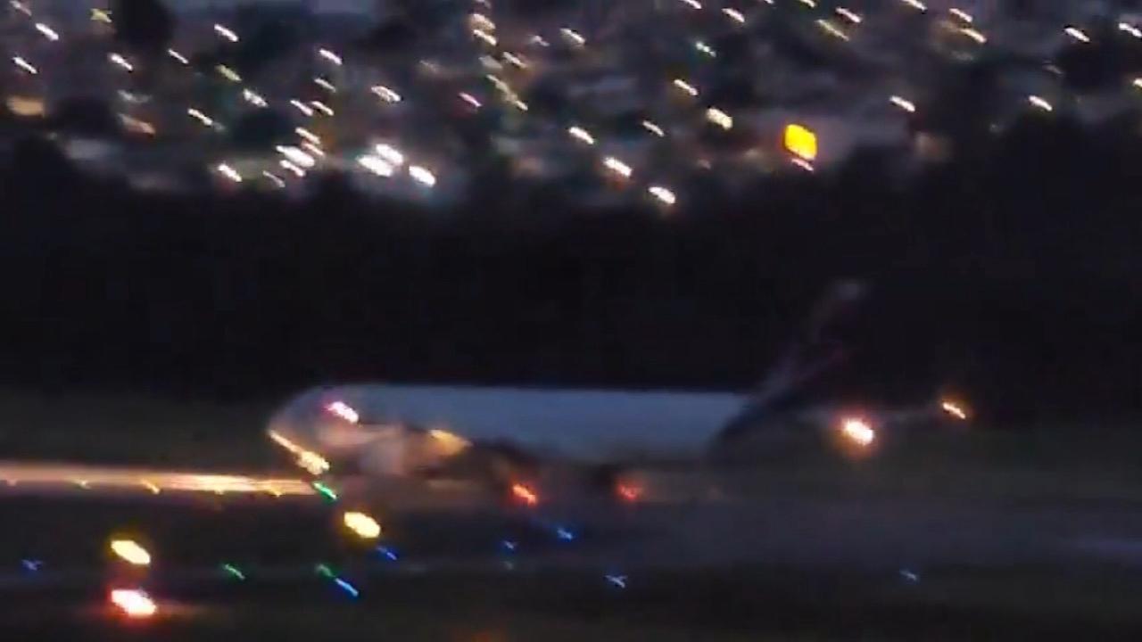 إقلاع خطير لطائرة لاتام B777-300ER في ساو باولو .. فيديو