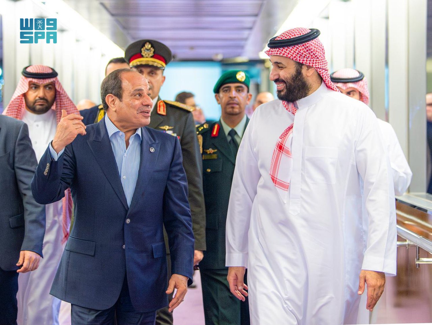 فخامة السيسي يغادر جدة وولي العهد في مقدمة مودعيه.. صور