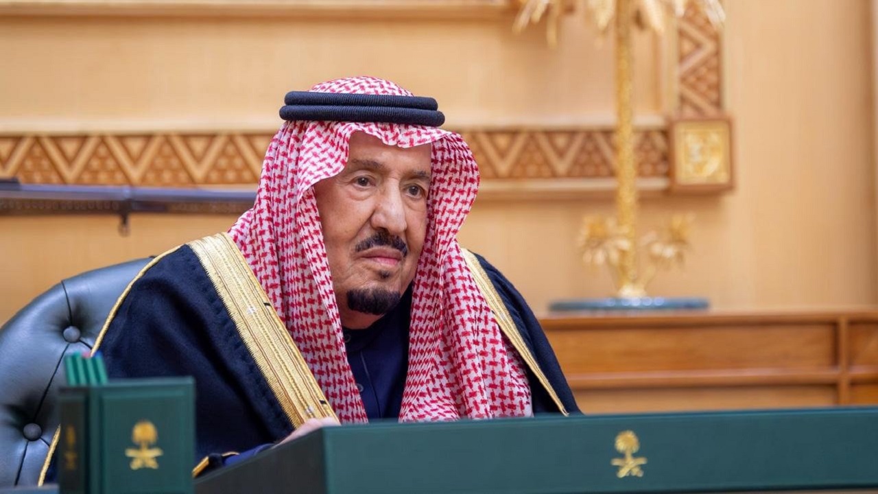 أمام خادم الحرمين.. أصحاب السمو والمعالي يتشرفون بأداء القسم في مناصبهم الجديدة.. فيديو