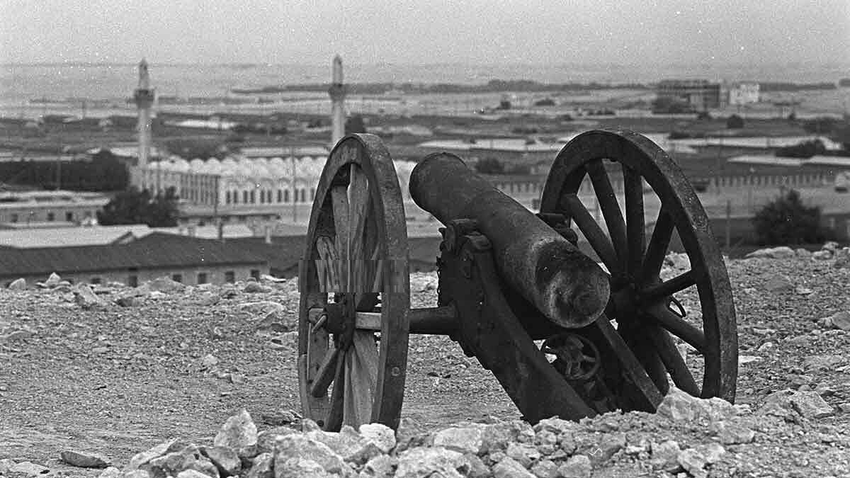 مدفع إفطار رمضان فوق أحد التلال قديما