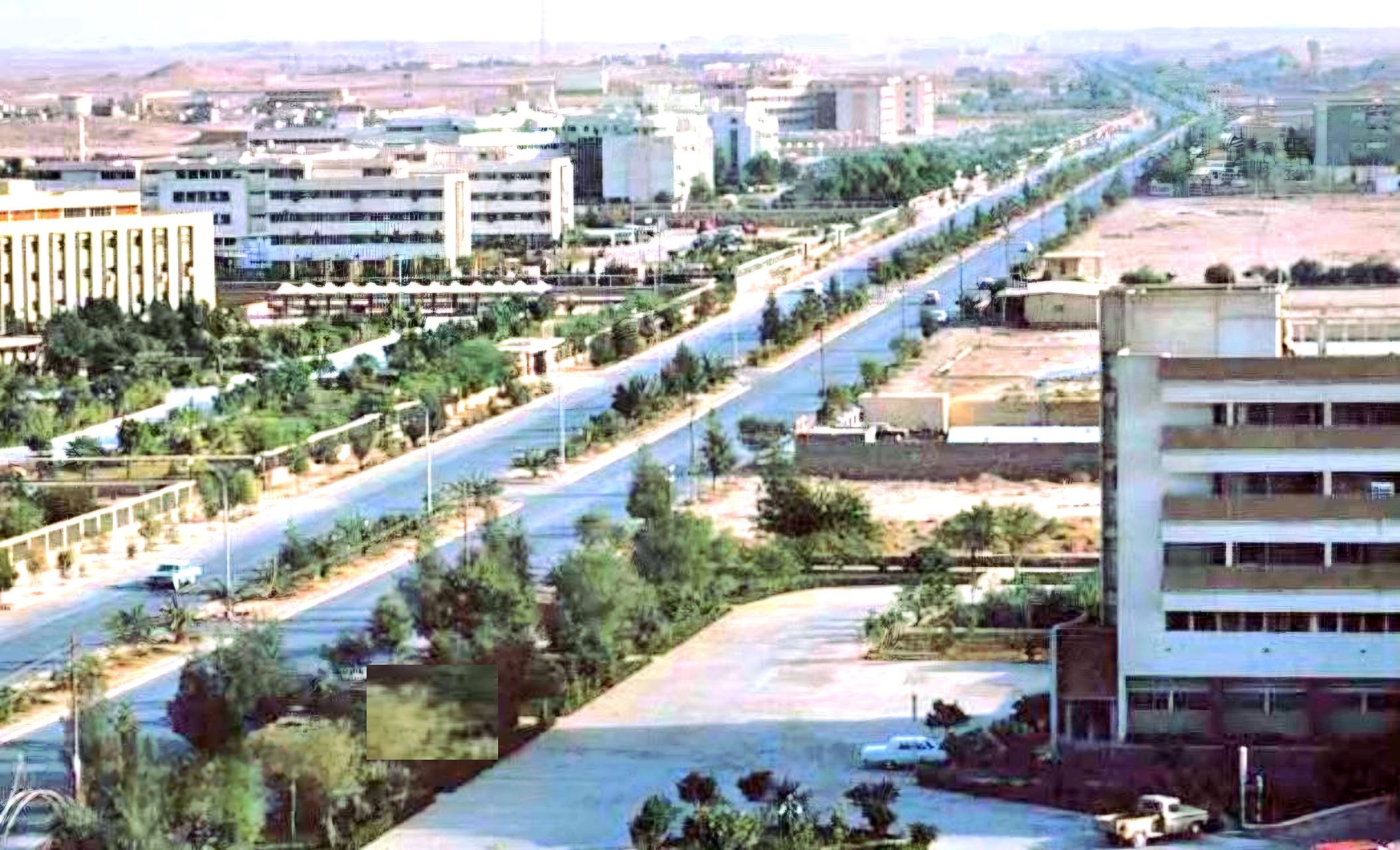 لقطة من شرفة أحد الفنادق طريق الملك عبدالعزيز