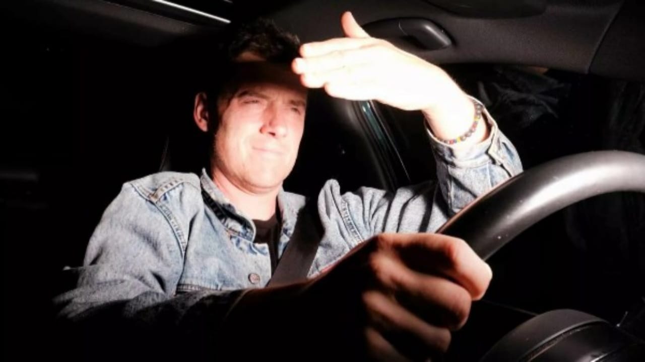 مصابيح LED تسبب إزعاجًا للسائقين ومطالبات بتقنين سطوعها ليلاً