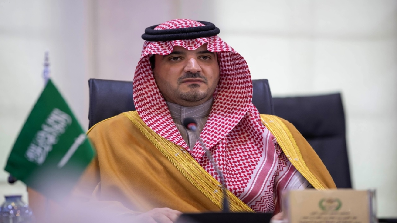 وزير الداخلية يهنئ القيادة بمناسبة حلول شهر رمضان المبارك