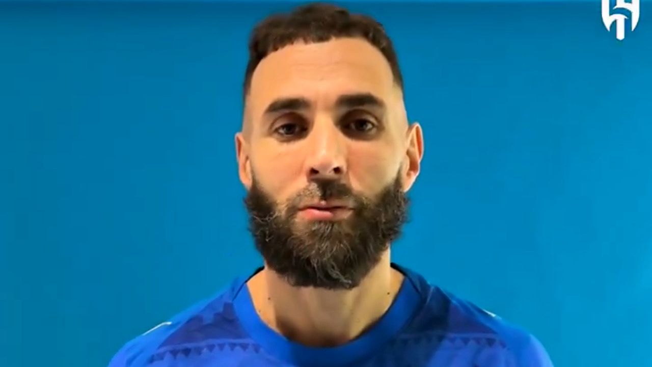 بنزيما: لقبي المفضل ” كوكو” .. فيديو